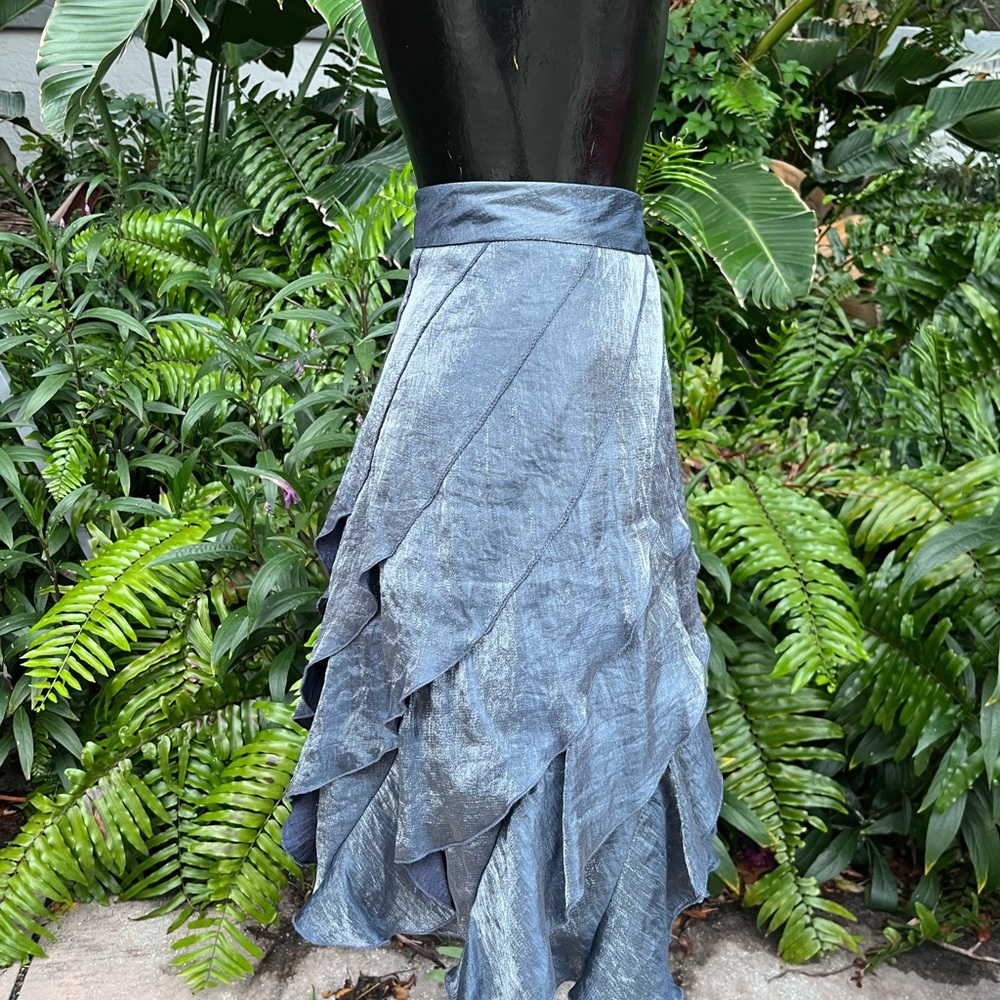NWOT Samuel Dong TIERED skirt Grey Metallic Size Medium - Picture 7 of 11